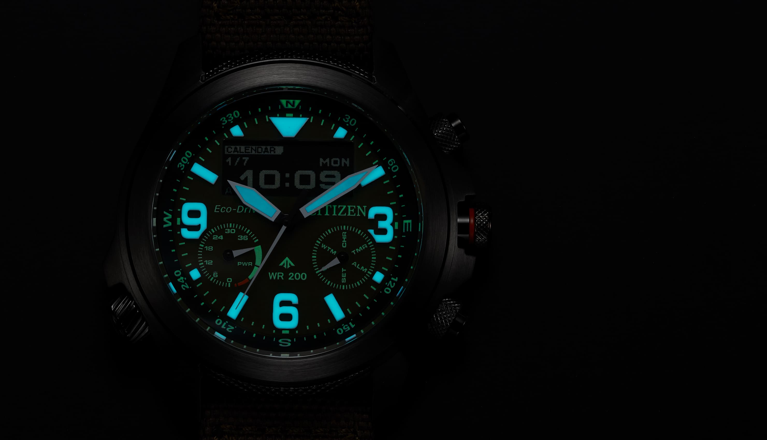 FEATURES04