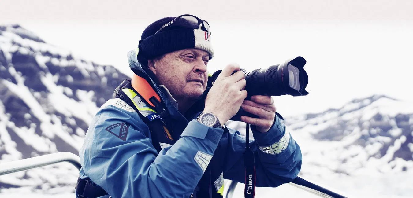 “THE FIRST TIME I EXPERIENCED THE RAW BEAUTY OF SVALBARD,  IT STOPPED ME IN MY TRACKS.”